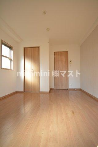 大阪市此花区島屋３丁目のアパートの居間・リビング