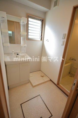 大阪市此花区島屋３丁目のアパートの洗面所