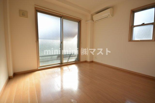 大阪市此花区島屋３丁目のアパートの居間・リビング