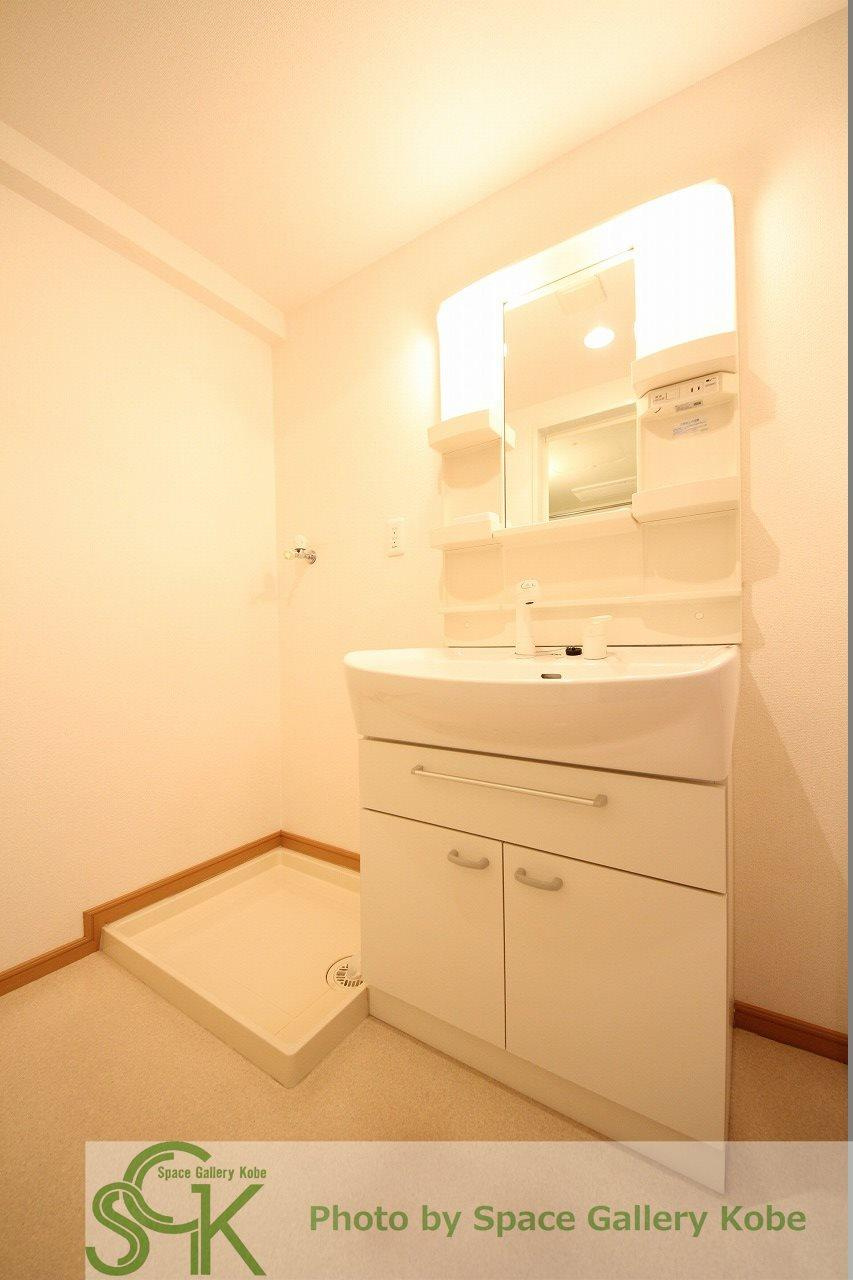 リシアンサス　ポピーの洗面所|※お部屋により仕様が異なる場合があります。