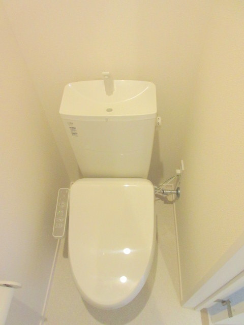 Ｆｕｎｎｙ　ｔｅｒｍｓのトイレ|トイレにあると便利な収納棚付き