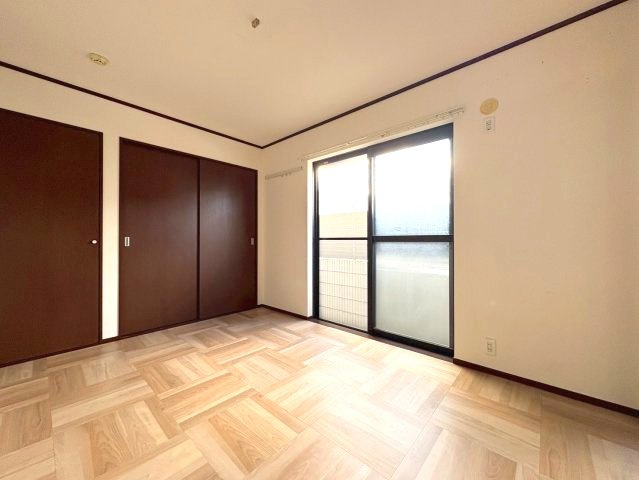 新栄プロパティー古市Ⅱの洋室