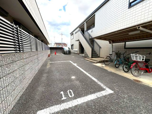 新栄プロパティー古市Ⅱの駐車場