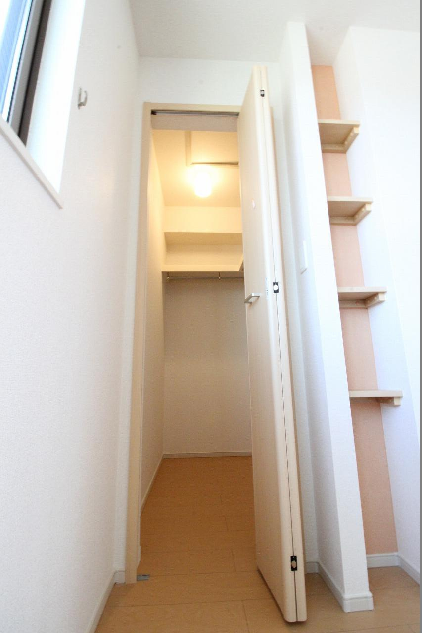 クレモンティーヌ　Aの収納|※お部屋により仕様が異なる場合があります※