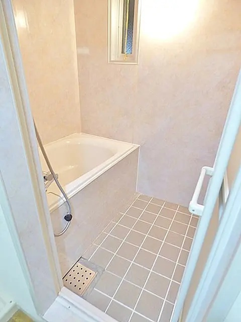 芦屋緑1住宅の浴室