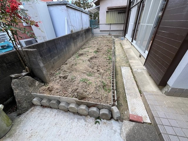 河内⻑野市北⻘葉台貸家の庭