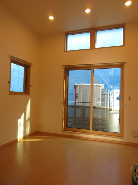 調布市調布ケ丘４丁目のアパートの居間・リビング