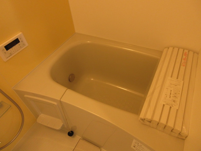 調布市調布ケ丘４丁目のアパートの浴室