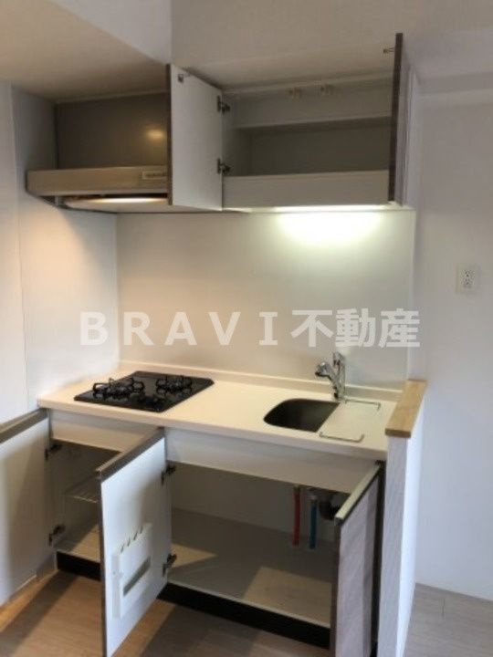 レオンコンフォート本町東Ⅲ　BRAVI不動産のキッチン|【レオンコンフォート本町東Ⅲ】使いやすいキッチンです