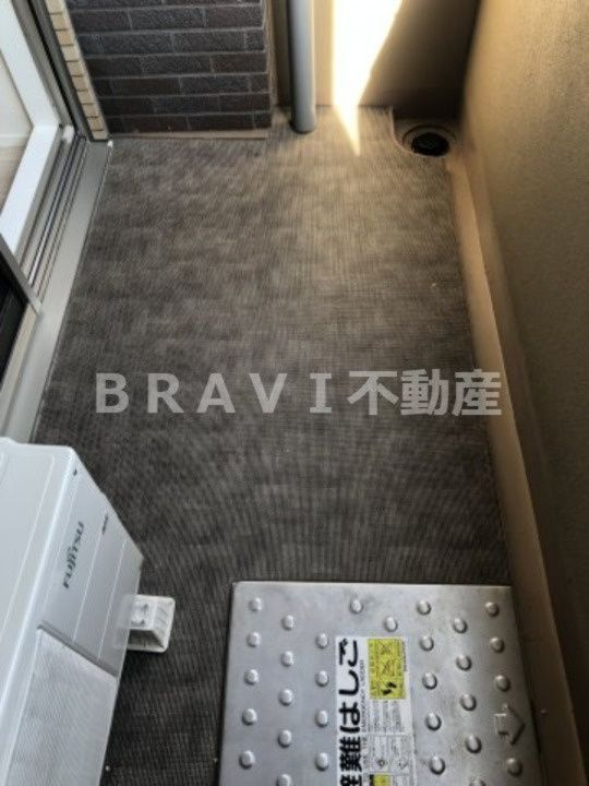 レオンコンフォート本町東Ⅲ　BRAVI不動産のバルコニー|【レオンコンフォート本町東Ⅲ】広々としたバルコニーです