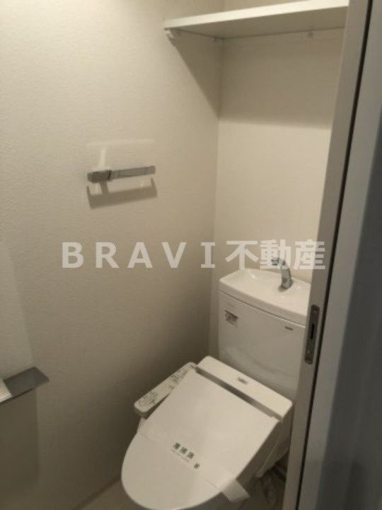 レオンコンフォート本町東Ⅲ　BRAVI不動産のトイレ|【レオンコンフォート本町東Ⅲ】清潔感のあるトイレです