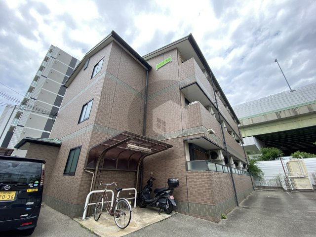 ハイウッズナガタ