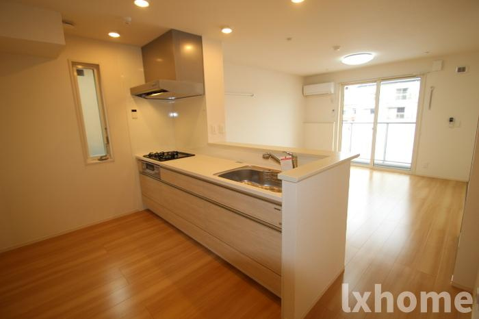 sophia court桜町の居間・リビング|キッチンです