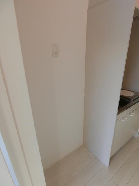 調布市富士見町４丁目のアパートの設備|冷蔵庫置場