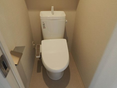 【トイレ】 | ワンルーフレジデンス上野御徒町 | 落ち着いた色調のトイレです