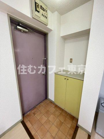 シルクハイム国分寺の玄関