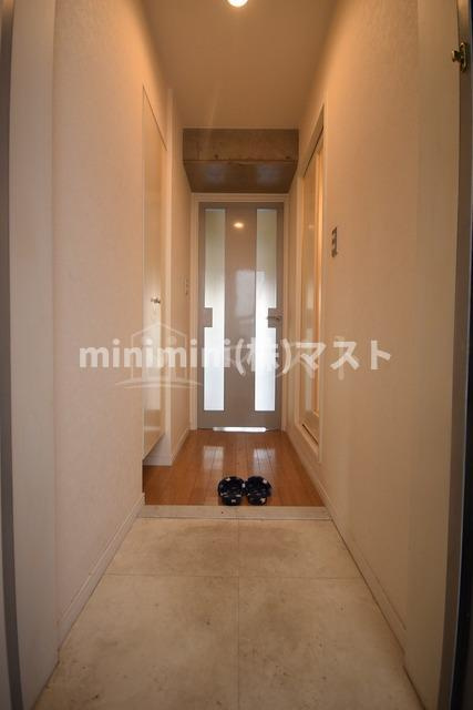 大阪市北区中崎西４丁目の賃貸マンションの玄関