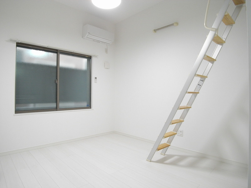 板橋区加賀２丁目のアパートの居間・リビング