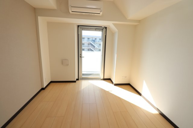 GENOVIA堀切菖蒲園の居間・リビング