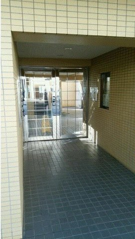 クレッセント西荻窪のその他共用部分|エントランスです