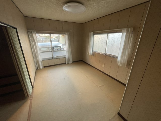 さぬき市造田是弘中古戸建の洋室