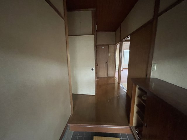 さぬき市造田是弘中古戸建の玄関