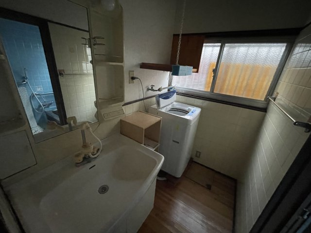 さぬき市造田是弘中古戸建の洗面所