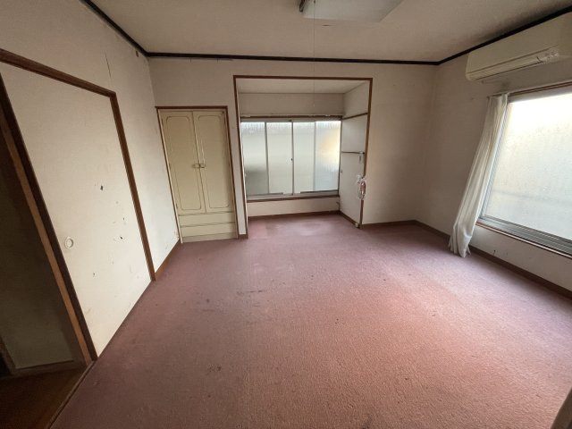 さぬき市造田是弘中古戸建の洋室