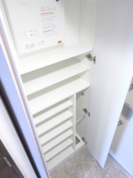 ARKMARK東向島AZの設備|シューズクローゼット