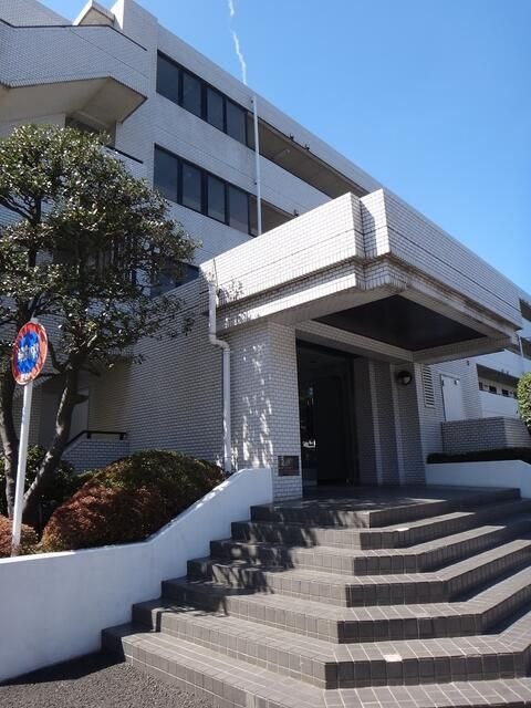 ロイヤルシティ四番館の外観
