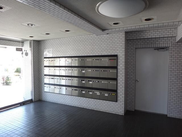 ロイヤルシティ四番館のエントランス