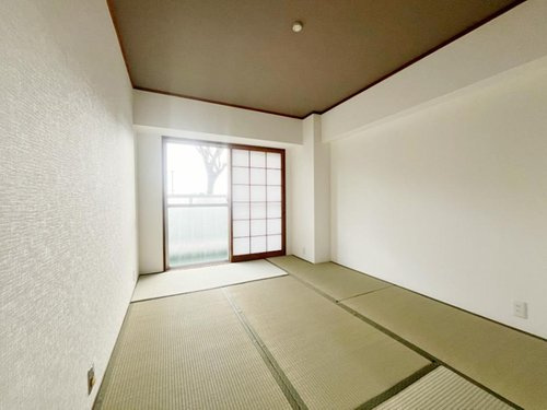 熊内スカイハイツの和室