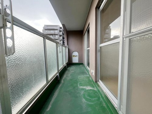 熊内スカイハイツのバルコニー