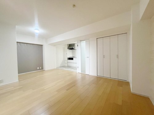 熊内スカイハイツの居間・リビング