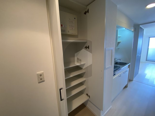 CASSIA高井田NouthCourtの洋室