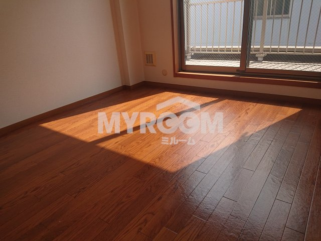 ハイネスコートの居間・リビング|フローリング☆（同一仕様写真）