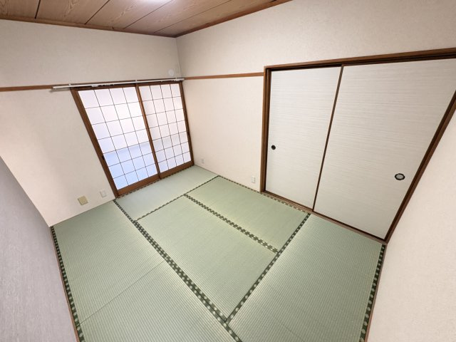 富雄元町4丁目戸建の和室