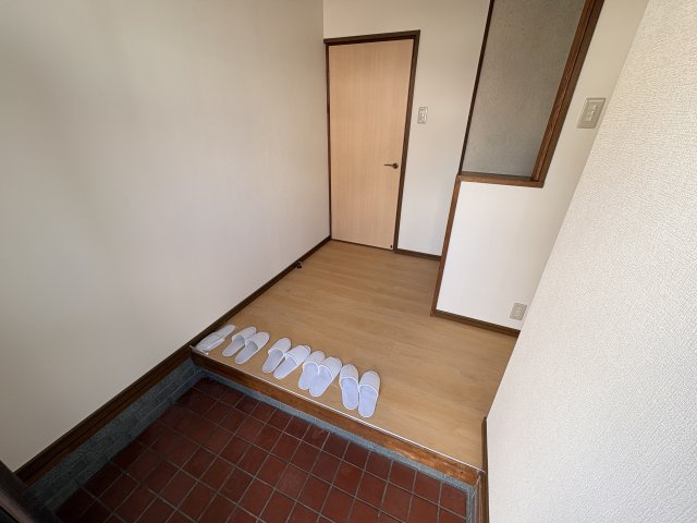 富雄元町4丁目戸建の玄関