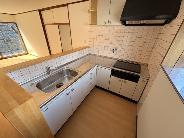 富雄元町4丁目戸建のキッチン