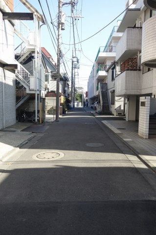 エレミ本蓮沼の周辺