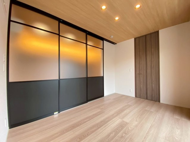 【寝室】 | 洋室①☆