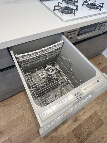 【キッチン】 | アーサー平尾センティオ | 食洗機つきなので、忙しい朝もサッと片づけできていつでもキレイなキッチンをキープできます