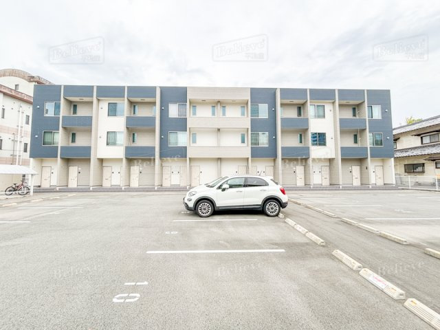 アメニティ諏訪野のエントランス|清潔な外観♪