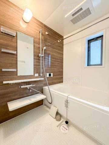 アメニティ諏訪野の浴室|広い洗面スペースです★