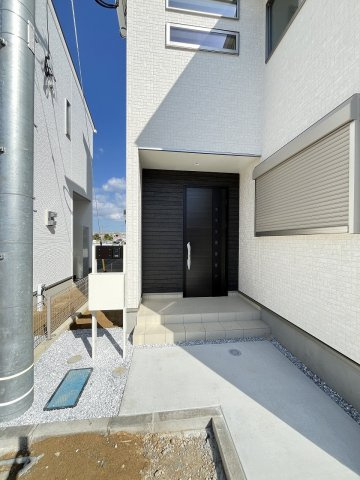 【玄関】 | 福岡市城南区樋井川4丁目第2　1号棟（全1棟）【仲介手数料無料・0円】 | 施工例。施工例は完成時と異なる場合があります。