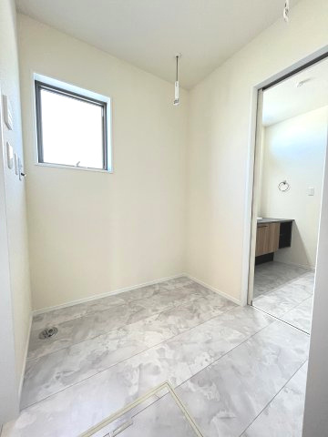 【ランドリースペース】 | 福岡市城南区樋井川4丁目第2　1号棟（全1棟）【仲介手数料無料・0円】 | 施工例。施工例は完成時と異なる場合があります。