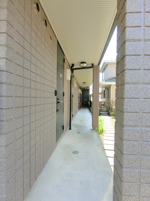 メゾンMのエントランス|★１階通路★