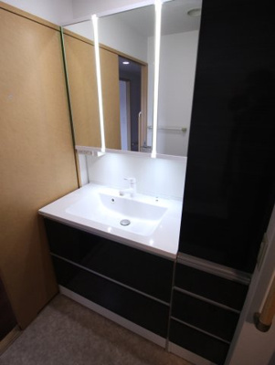 【独立洗面台】 | リバティパーク枚方B棟 | 洗面台になります。
