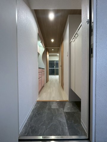 SERENiTE北浜の玄関