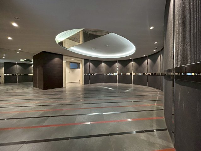 SERENiTE北浜のロビー